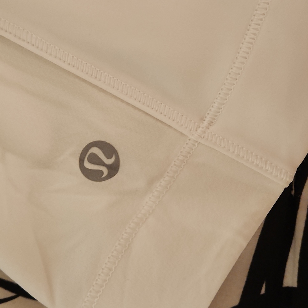 Lululemon Lightweight Running Jacket - Picture 6 of 8